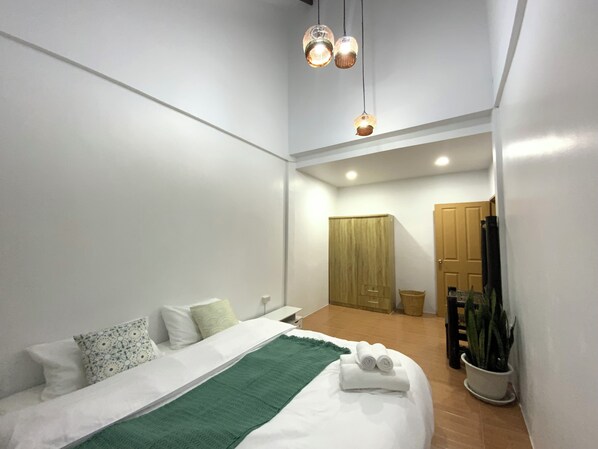 3 bedrooms, iron/ironing board, free WiFi, bed sheets - Brown Stairs in the City 94/2 (Tambon Hua Hin)