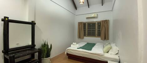 3 chambres, fer et planche à repasser, Wi-Fi gratuit, draps fournis