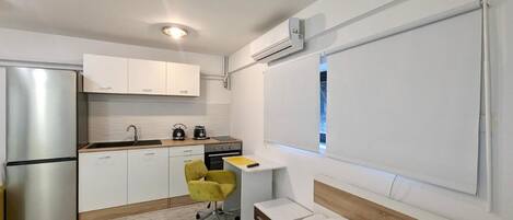 4 habitaciones, escritorio, tabla de planchar con plancha y wifi gratis