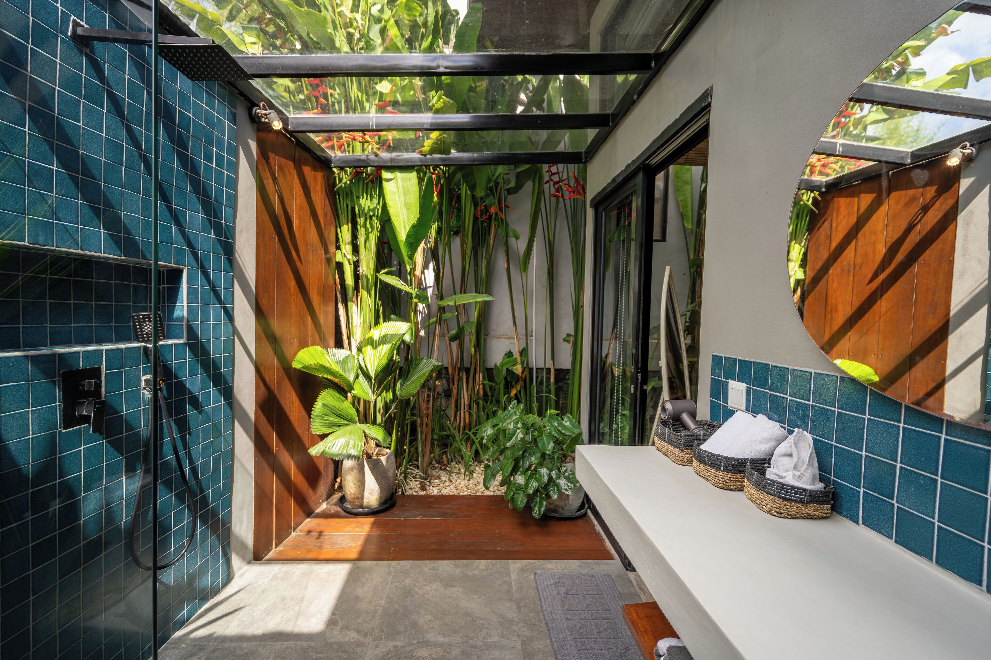 Villa, 2 Yatak Odası, Bahçe Manzaralı | Banyo | Duş, geniş duş başlığı, ücretsiz banyo/kozmetik ürünleri, havlu 