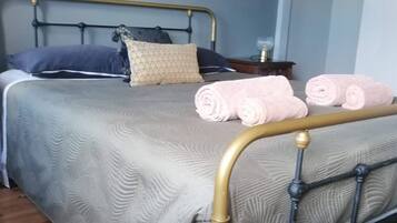 2 makuuhuonetta, ilmainen Wi-Fi, vuodevaatteet