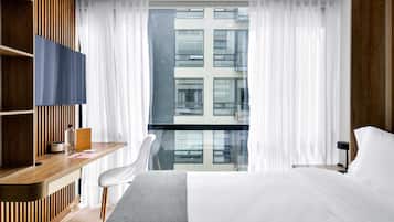 1 bedroom, desk, iron/ironing board, WiFi