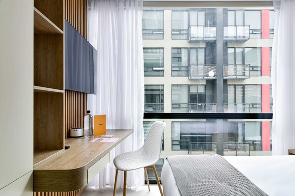 1 bedroom, desk, iron/ironing board, WiFi