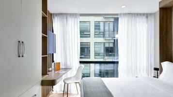 1 bedroom, desk, iron/ironing board, WiFi