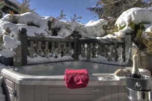 Chalet Les Cantates with Private Jacuzzi | Terrace/patio