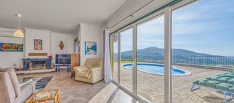 Casa Alto de Santo Antonio - 3 bedroom villa with great views!