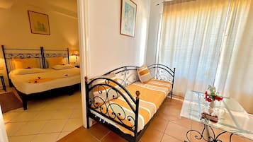 Kamar Double Klasik, balkon, pemandangan kebun