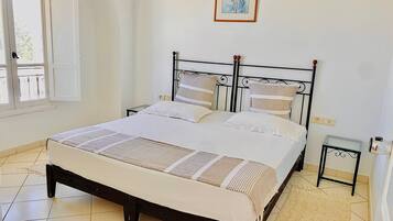 Classic Double Room, Balcony, Garden View