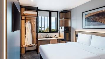In-room safe, soundproofing, bed sheets
