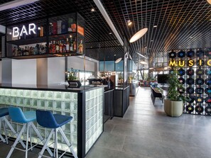 Bar (en el alojamiento)