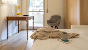 Luokittelematon kuva, 5 kautta 33, painike