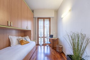 Room - Sunlight Fortezza - Bright apartment (Firenze)