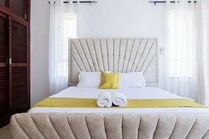 3 chambres, fer et planche à repasser, Wi-Fi, draps fournis