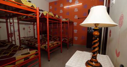 Spacious bedrooms PG House in wonderful Chennai with AC, fitness room, WiFi