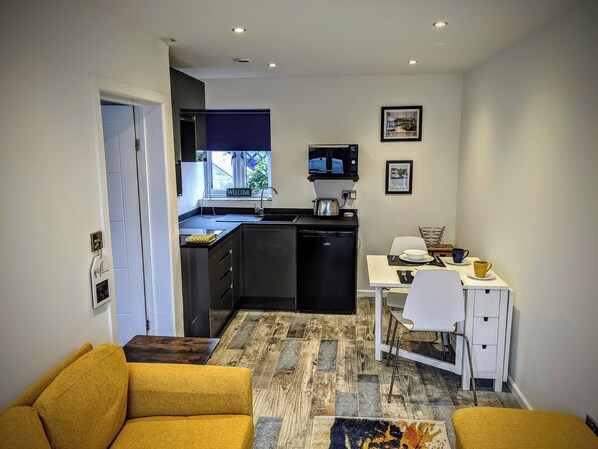 Fridge, microwave, stovetop