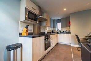 Apartment | Private kitchen - Two Bedroom Newcastle City Quayside Apartment (Newcastle-upon-Tyne)
