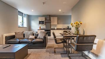 Apartment | Living area | Flat-screen TV