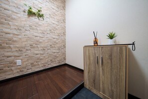 Interior entrance - Daiyamondo Yui Ooyamaten (Tokyo)