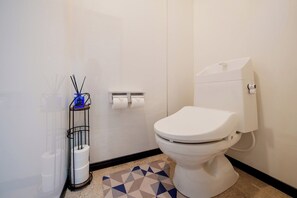 Bathroom - Daiyamondo Yui Ooyamaten (Tokyo)