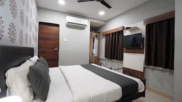 Deluxe Double Room, City View | View from room