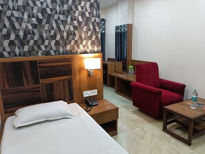 Habitación individual Deluxe | Escritorio, espacio para trabajar con laptop y wifi gratis