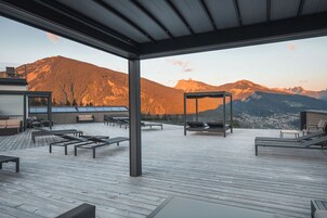 Sauna, hot tub, steam room