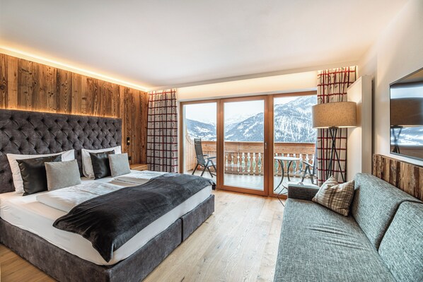 Deluxe Double Room | In-room safe, soundproofing, free WiFi