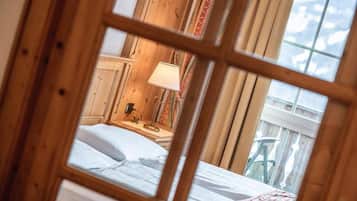 In-room safe, soundproofing, free WiFi