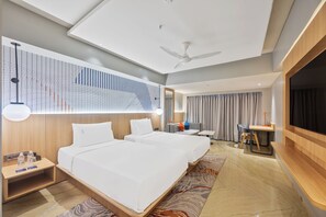 Espacio para trabajar con laptop, wifi gratis y ropa de cama 