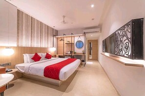 Quarto casal luxo | 1 quarto, espaço de trabalho para notebook, Wi-Fi de cortesia