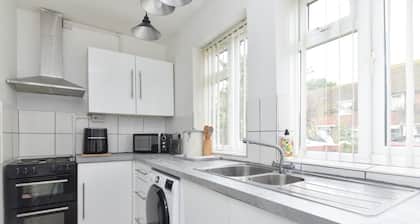 Suspire House -sleeps6-garden-bbq-coastal Retreat