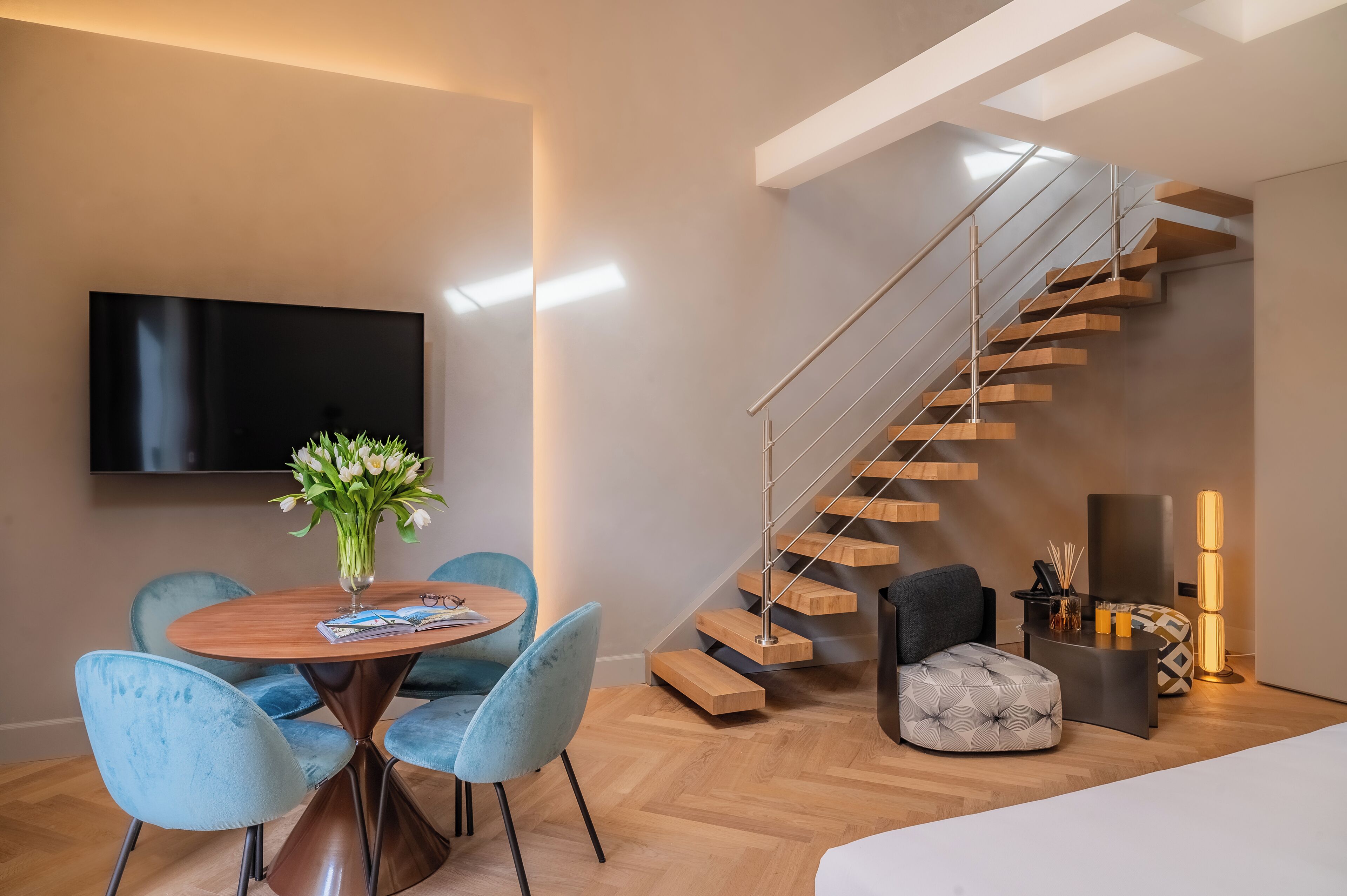 Suite | Wohnbereich | 40-Zoll-Smart-TV mit Digitalempfang