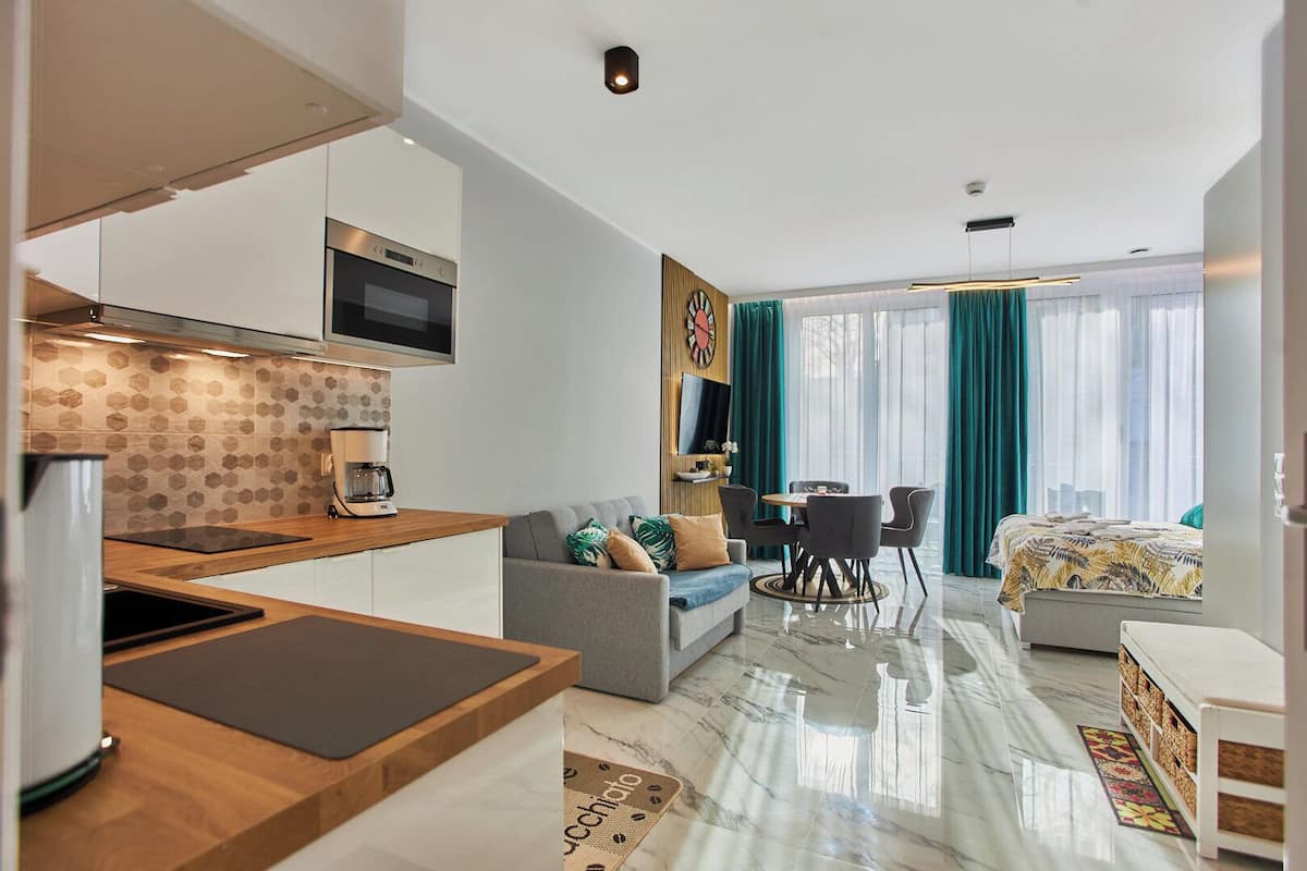 Studio Suite | 1 bedroom, iron/ironing board, free WiFi, bed sheets