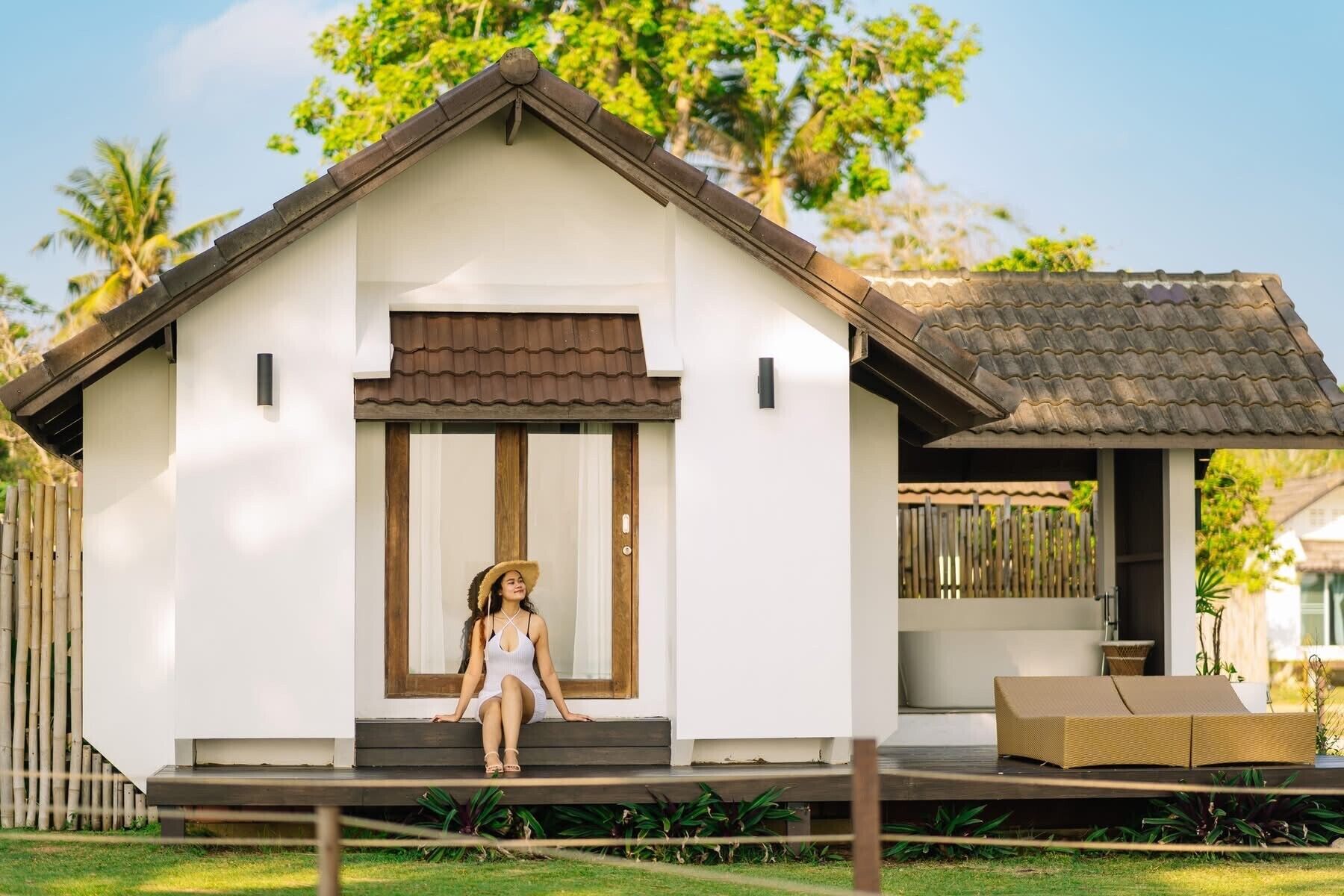 Beach Front Villa with Bathtub | Minibar, skrivebord, wi-fi (inkludert) og sengetøy