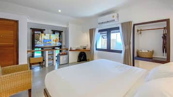 Rollaway beds, free WiFi, bed sheets