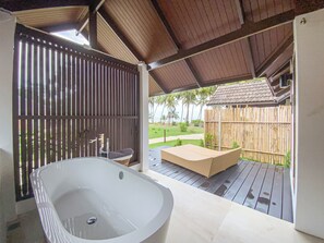 Sea View Villa with Bathtub | Vue de la chambre