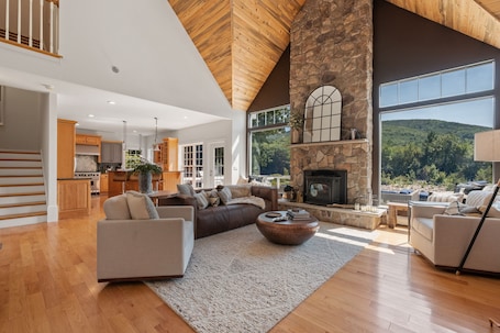 Smart TV, foosball, offices. 🏡✨ Riverfront Luxury Retreat | ♨️ Hot Tub | 🎮 Game Room | 🐾 Pet-Friendly | 5BR