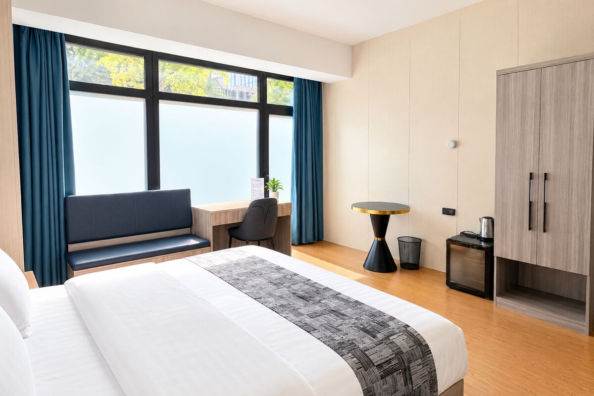 Double Room, Roll-in Shower, City View | In-room safe, desk, soundproofing, iron/ironing board (on request)