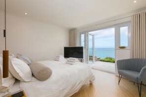 2 bedrooms, iron/ironing board, travel crib, WiFi