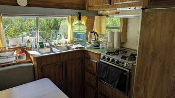 Microwave, oven, stovetop, coffee/tea maker