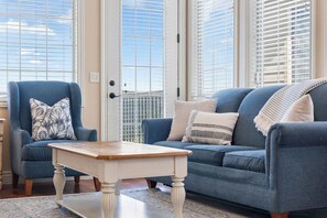 Televisión, chimenea, oficina