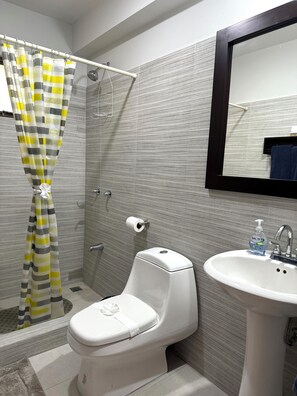 Towels, toilet paper - Supreme Serenity 2BR/2BA Ocotal Coastal Retreat (Playa Ocotal)