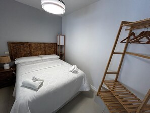 1 bedroom, iron/ironing board, travel cot, WiFi - Casa Eliseo !casa Elegante a 25 Minutos de Puy du Fou! (Los Yébenes)