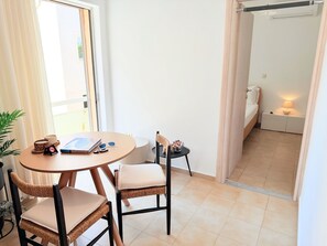 Dining room - Yia Banaki 1 Min Walk To Beach old Town 7min Walk (Chania)