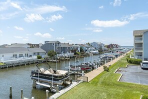 Marina - Waterfront Two Bedroom Condo with Great Amenities (Ocean City)