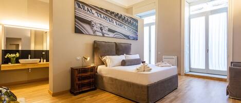 1 bedroom, Frette Italian sheets, premium bedding, down duvets