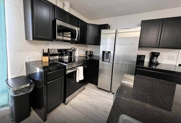 Fridge, microwave, stovetop, dishwasher
