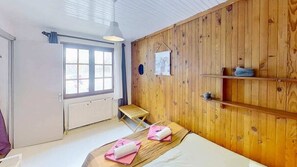 2 quartos, ferros/tábuas de passar roupa, Wi-Fi