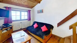 TV, mesa de pingue-pongue