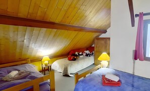 2 bedrooms, desk, iron/ironing board, WiFi